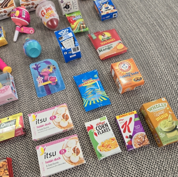 Large Zuru Mini Brands bundle - Picture 6 of 7